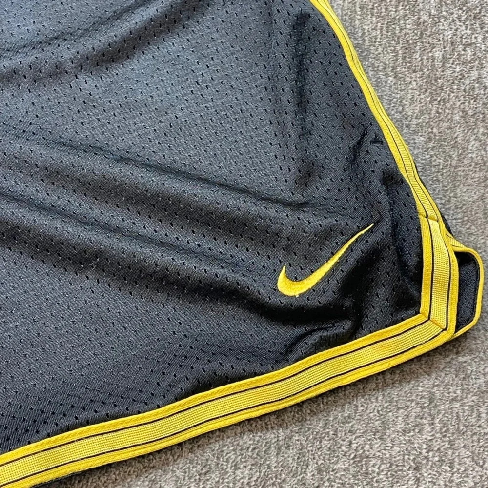 Nike Mens Basketball Shorts Athletic Livestrong Gym Swoosh‎ Large 408397